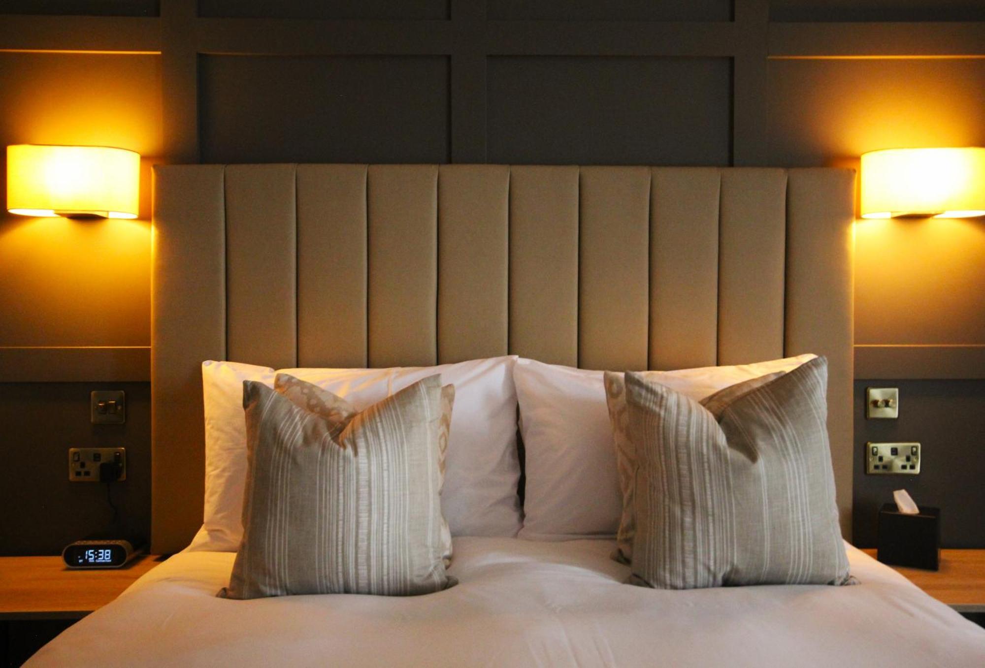 Coach & Horses Dersingham Hotel Eksteriør billede
